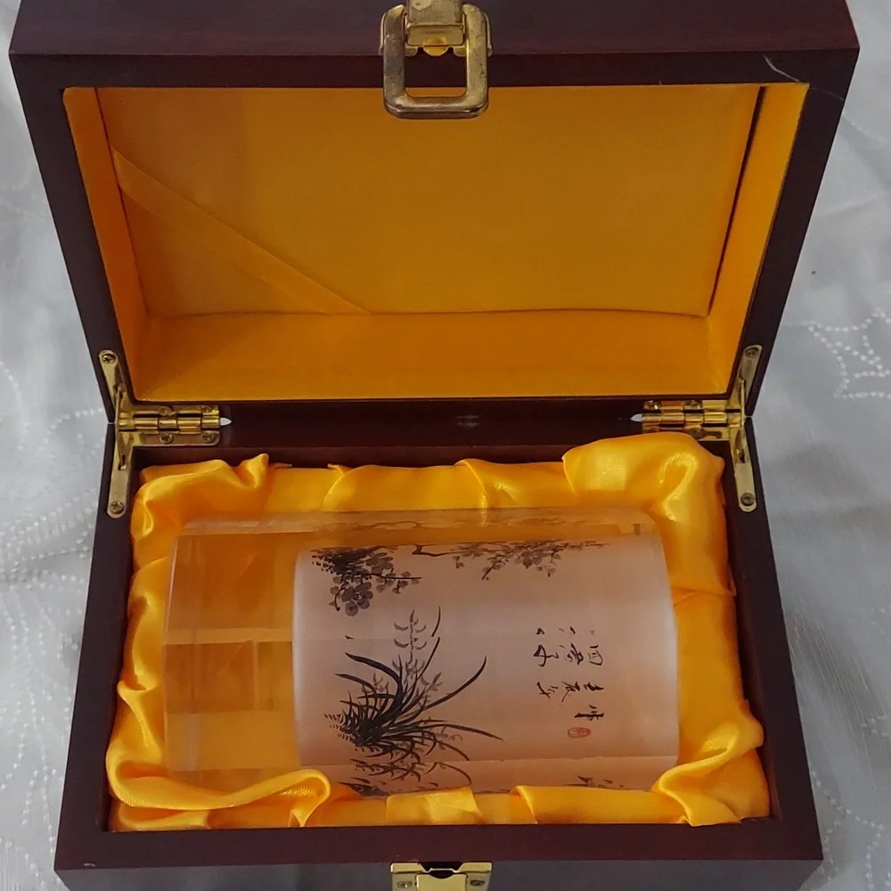 Chinese Reverse-painted Vase